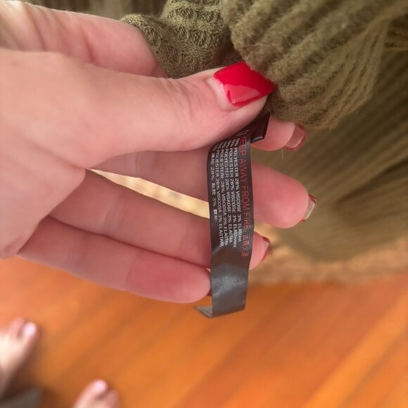 Urban Outfitters Green Ribbed Button-Up Cardigan Sweater Size L NWT - Picture 6 of 6